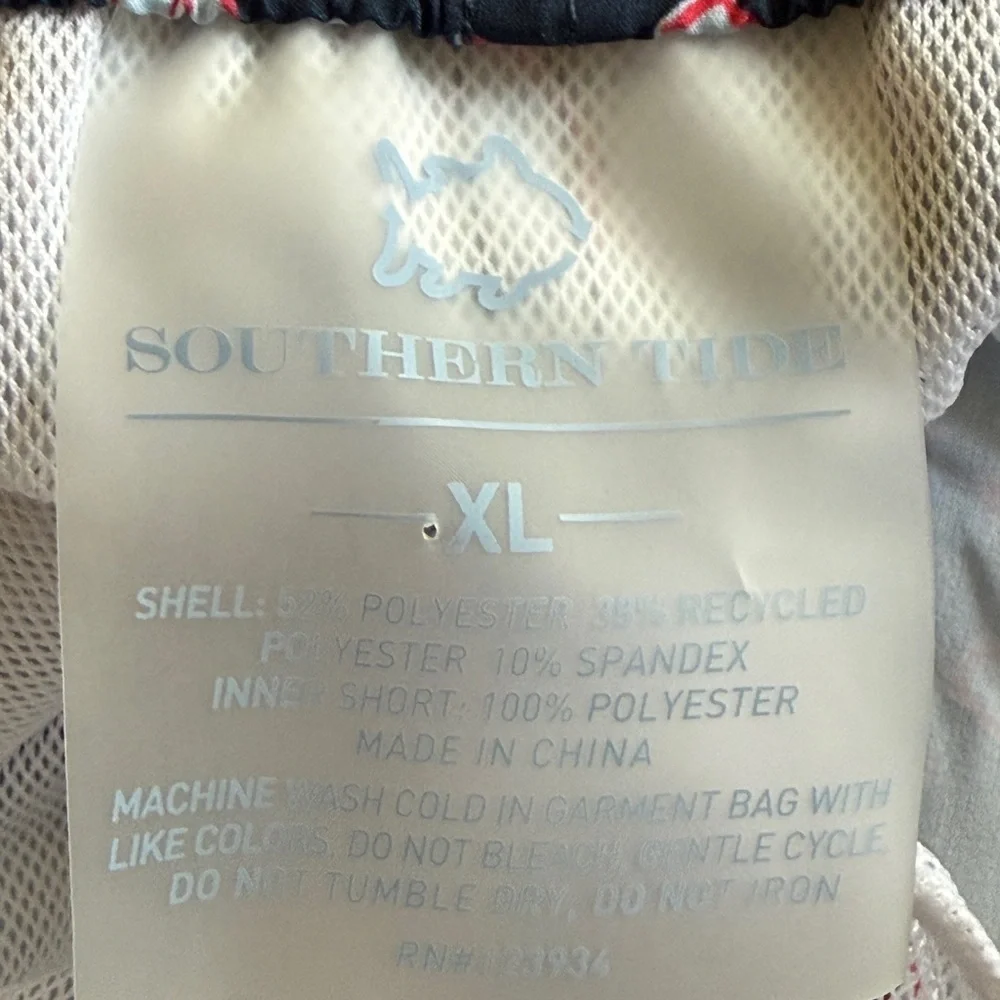 Southern Tide stylish navy